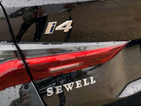 Used 2023 BMW i4 eDrive40 w/ Premium Package image 29