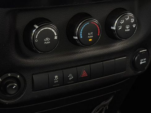 Used 2012 Jeep Wrangler Unlimited Sport AWD/4WD image 37