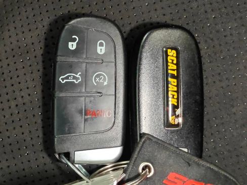 Used 2017 Dodge Challenger R/T Scat Pack w/ Leather Interior Group RWD image 16