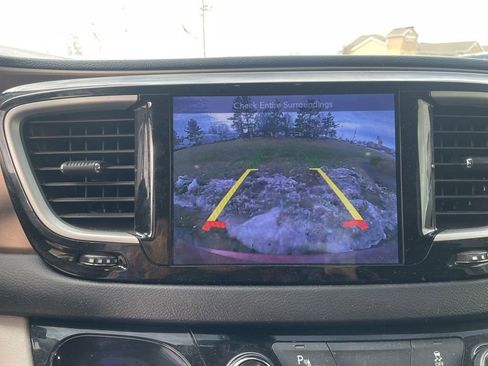 Used 2017 Chrysler Pacifica Touring w/ Tire & Wheel Group image 25