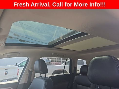 Used 2021 Volkswagen Atlas SEL R-Line w/ MDO Package (Bench Seat) image 8