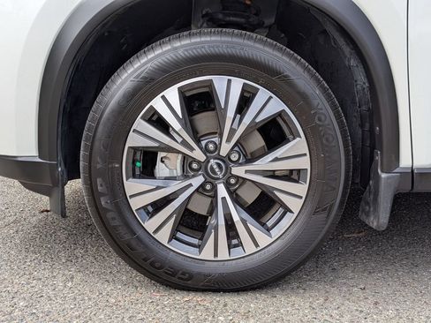 Used 2023 Nissan Rogue SV FWD image 9