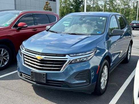 Used 2024 Chevrolet Equinox LS FWD image 3