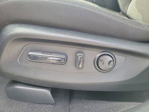 Used 2025 Honda CR-V EX image 16