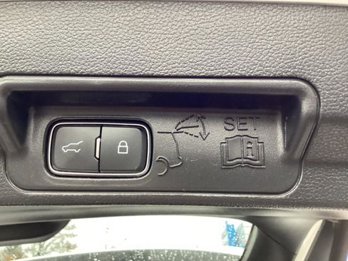 Used 2025 Ford Explorer ST image 31