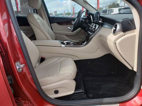 Used 2017 Mercedes-Benz GLC 300 4MATIC image 18