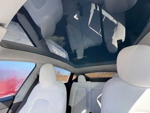 Used 2023 Tesla Model Y Long Range image 14