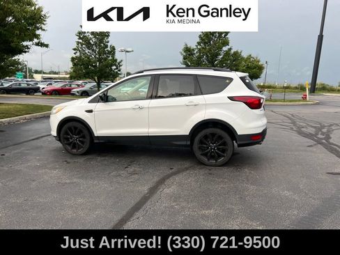 Used 2019 Ford Escape SE FWD image 8