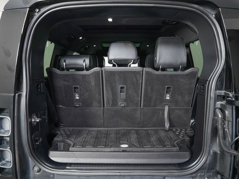 Used 2024 Land Rover Defender 130 X image 12