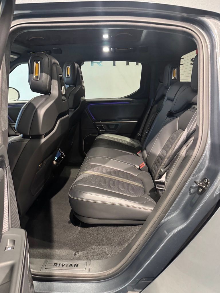 Used 2024 Rivian R1T Adventure Dual AWD/4WD image 29