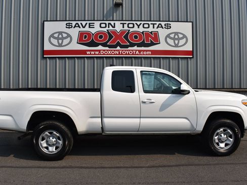 Certified 2020 Toyota Tacoma SR w/ SR Convenience Package AWD/4WD image 8
