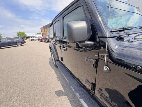 Used 2022 Jeep Wrangler Unlimited Sport AWD/4WD image 9