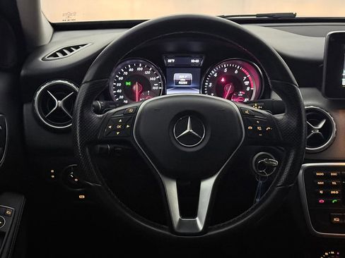 Used 2015 Mercedes-Benz GLA 250 4MATIC image 30