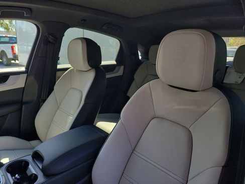 New 2026 Porsche Cayenne Base image 6