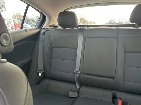 Used 2018 Chevrolet Cruze LT w/ Convenience Package image 21