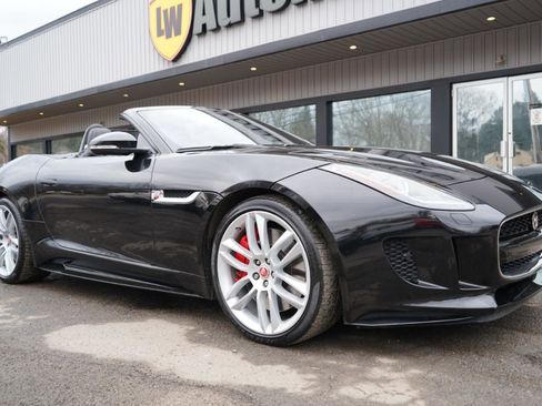 Used 2017 Jaguar F-TYPE R image 3