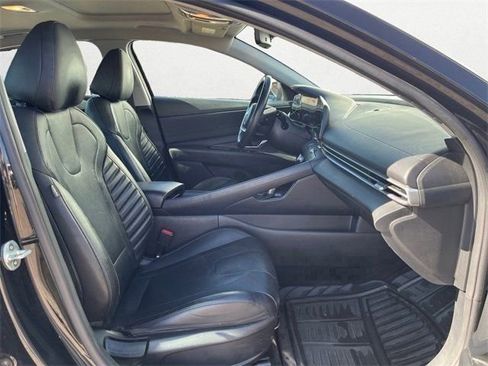 Used 2021 Hyundai Elantra Limited image 30