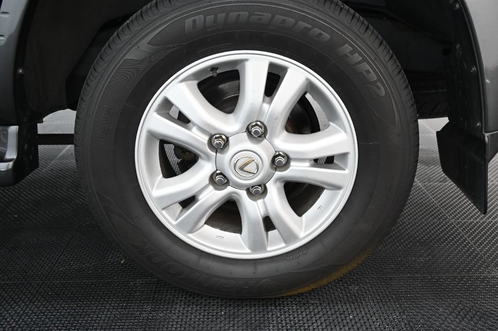 Used 2004 Lexus LX 470 4WD w/ Preferred Accessory Pkg image 51