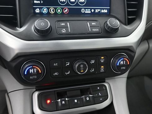 Used 2023 GMC Acadia SLT image 34