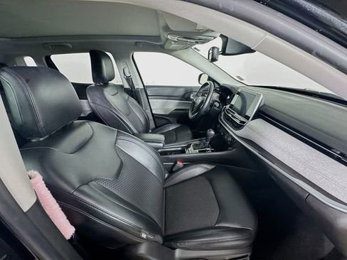 Used 2022 Jeep Compass Latitude w/ Sun and Sound Group image 32