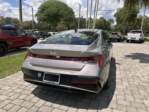 Used 2025 Hyundai Elantra SEL FWD image 38