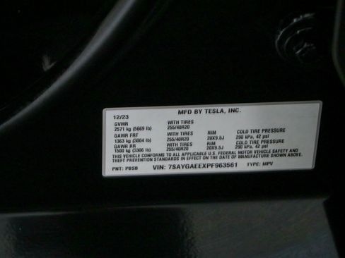 Used 2023 Tesla Model Y Long Range AWD/4WD image 29