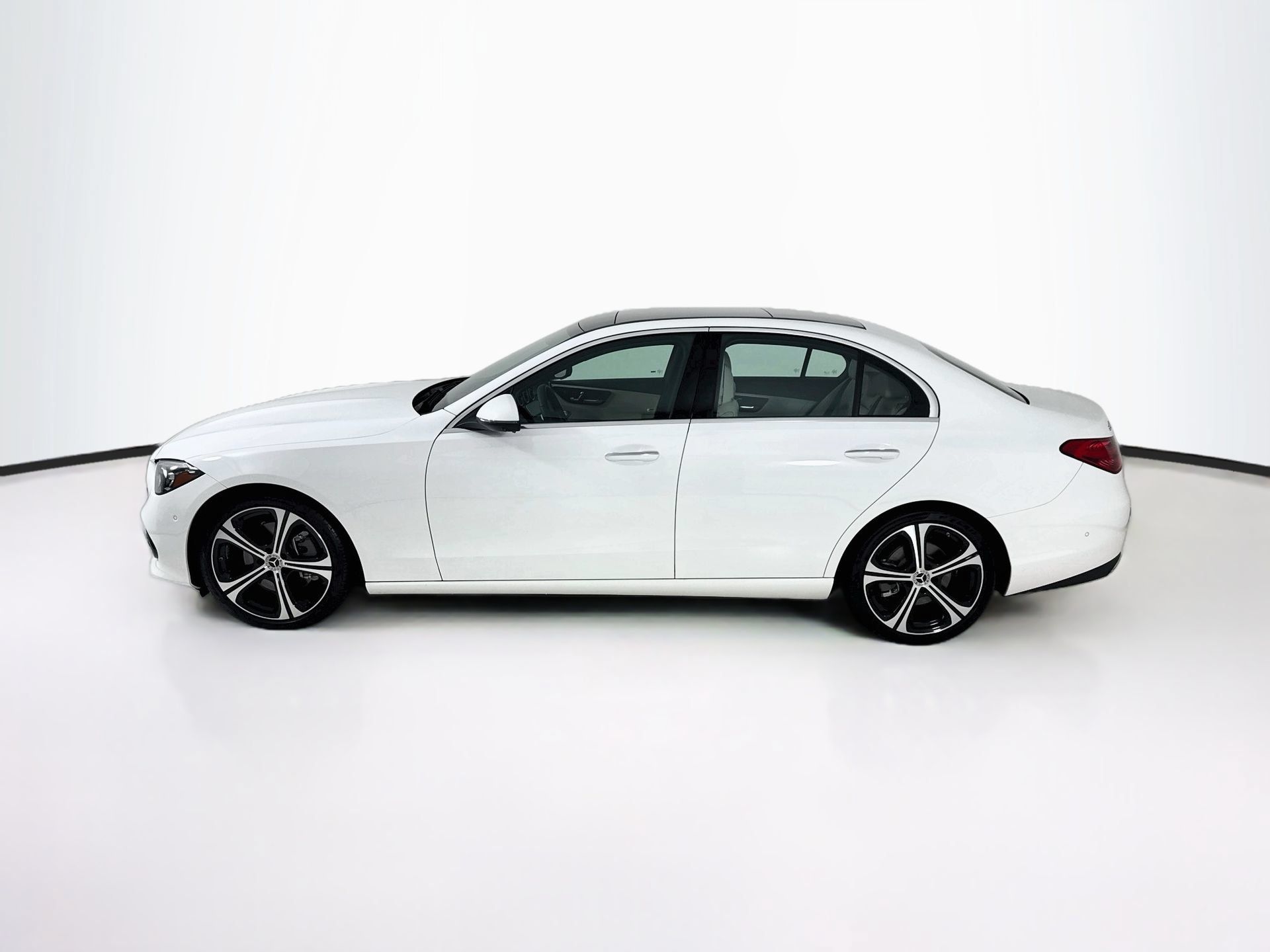 Used 2023 Mercedes-Benz C 300 Sedan image 5