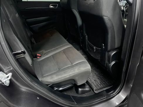 Used 2019 Jeep Grand Cherokee Laredo image 25