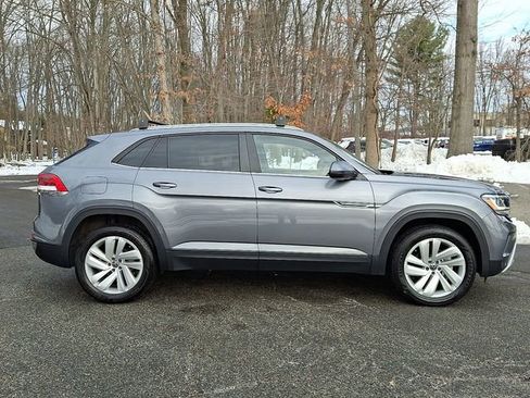 Certified 2022 Volkswagen Atlas Cross Sport SE image 12