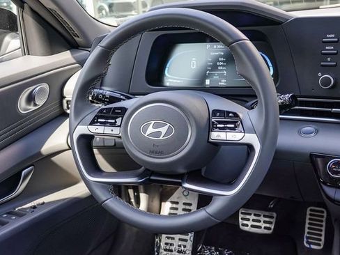 Certified 2025 Hyundai Elantra Sport image 15