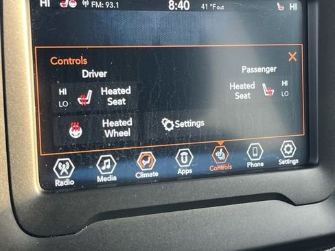 Used 2020 Jeep Renegade Latitude w/ Cold Weather Group image 37