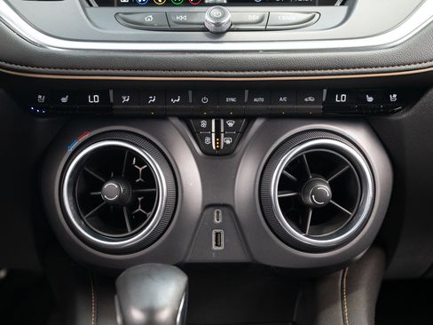 Used 2022 Chevrolet Blazer Premier w/ Enhanced Convenience Package image 34