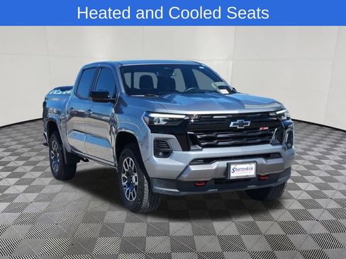 Used 2024 Chevrolet Colorado Z71 w/ Z71 Convenience Package 2 AWD/4WD image 2