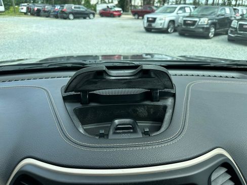 Used 2017 Jeep Cherokee Limited w/ Luxury Group FWD image 16