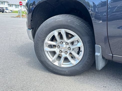 Used 2023 Chevrolet Silverado 1500 LT AWD/4WD image 27