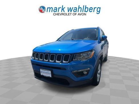 Used 2019 Jeep Compass Latitude w/ Popular Equipment Group AWD/4WD image 3