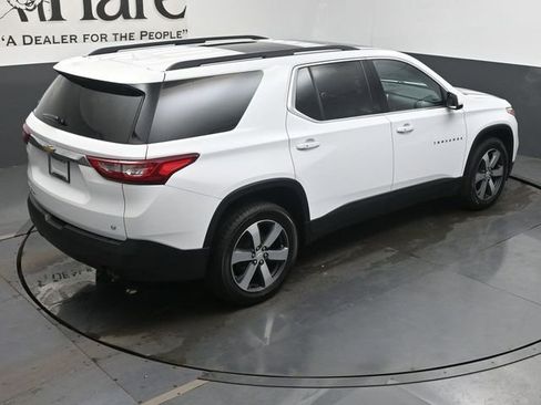 Used 2021 Chevrolet Traverse LT w/ LT Premium Package AWD/4WD image 43