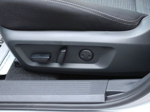 Used 2023 Nissan Rogue SV AWD/4WD image 13