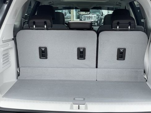 Certified 2025 GMC Acadia Denali w/ Super Cruise Package image 10