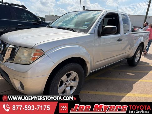 Used 2014 Nissan Frontier SV RWD image 1