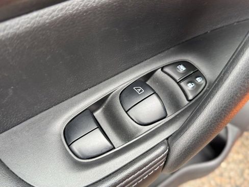 Used 2020 Nissan Rogue Sport S w/ Appearance Package image 9