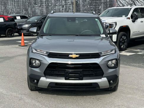 Used 2023 Chevrolet TrailBlazer LT w/ Convenience Package FWD image 2