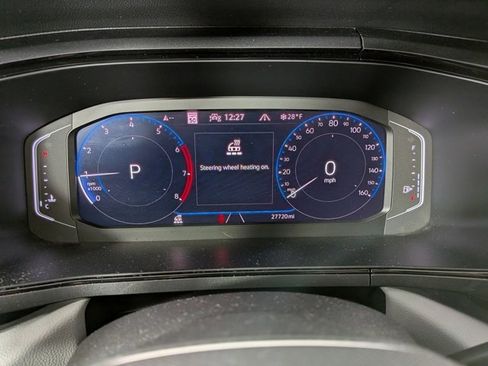 Used 2022 Volkswagen Taos SEL w/ Panoramic Sunroof Package image 4