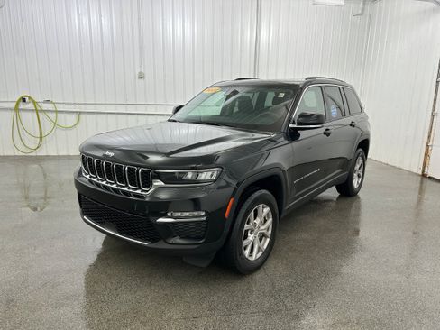 Used 2022 Jeep Grand Cherokee Limited AWD/4WD image 19