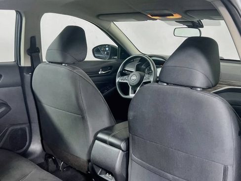 Used 2025 Nissan Altima 2.5 SV FWD image 19
