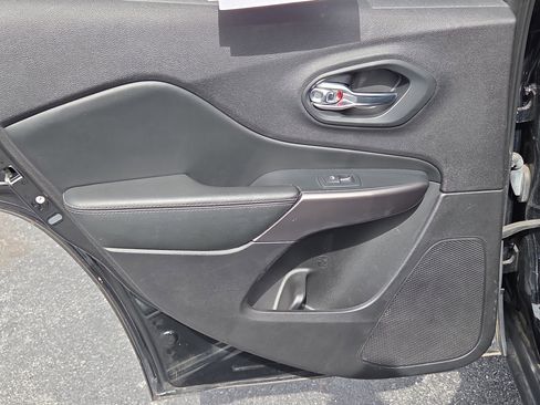 Certified 2021 Jeep Cherokee Limited AWD/4WD image 22