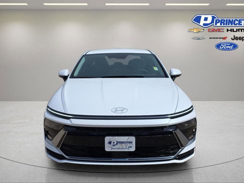 Used 2024 Hyundai Sonata SEL FWD image 2