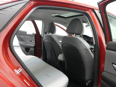 Used 2023 Hyundai Elantra Limited image 27