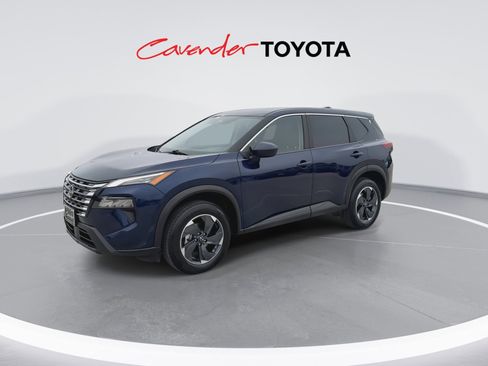 Used 2025 Nissan Rogue SV AWD/4WD image 4
