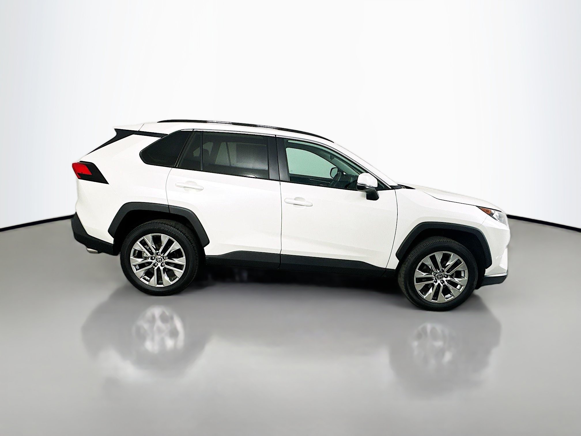 Certified 2021 Toyota RAV4 XLE Premium AWD/4WD image 8